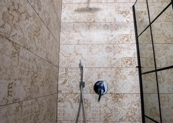 Tuttomondo * Golem (Tirana)